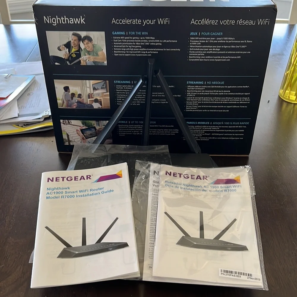 NETGEAR Nighthawk Smart Wi-Fi Router (R7000-100NAS) - AC1900 - Picture 6 of 6